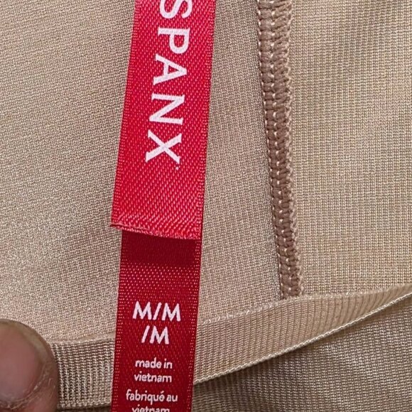 Spanx Womens Beige Shapewear Bodysuit With Adjustable Straps Size M/M Nylon/Span - Picture 5 of 7